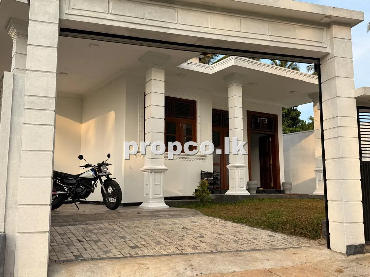 10 Perches Houses for Sale in Ganemulla